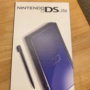 Nintendo DS lite w/ Games and case